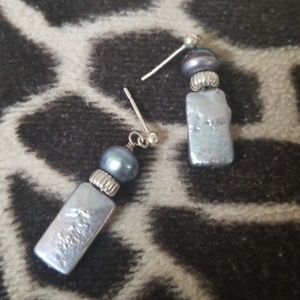 Fresh water pearl earrings